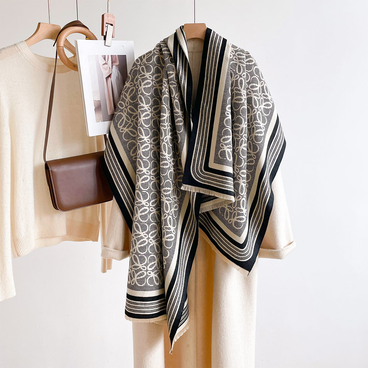 Winter Warm Cashmere Feel Scar - Monogrammed Handkerchief ulasan dan harga